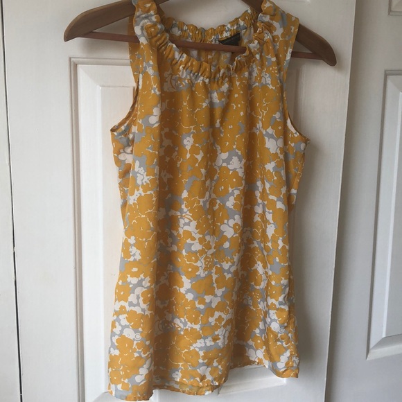 Banana Republic Tops - Banana Republic 🌼 Top Size Small